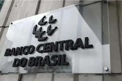 Banco Central: Exclusão de Chaves Pix e Seus Impactos