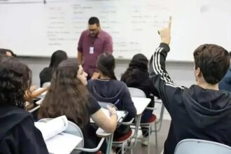 R$ 500 Milhões em Bônus para Professores em SP: Entenda!